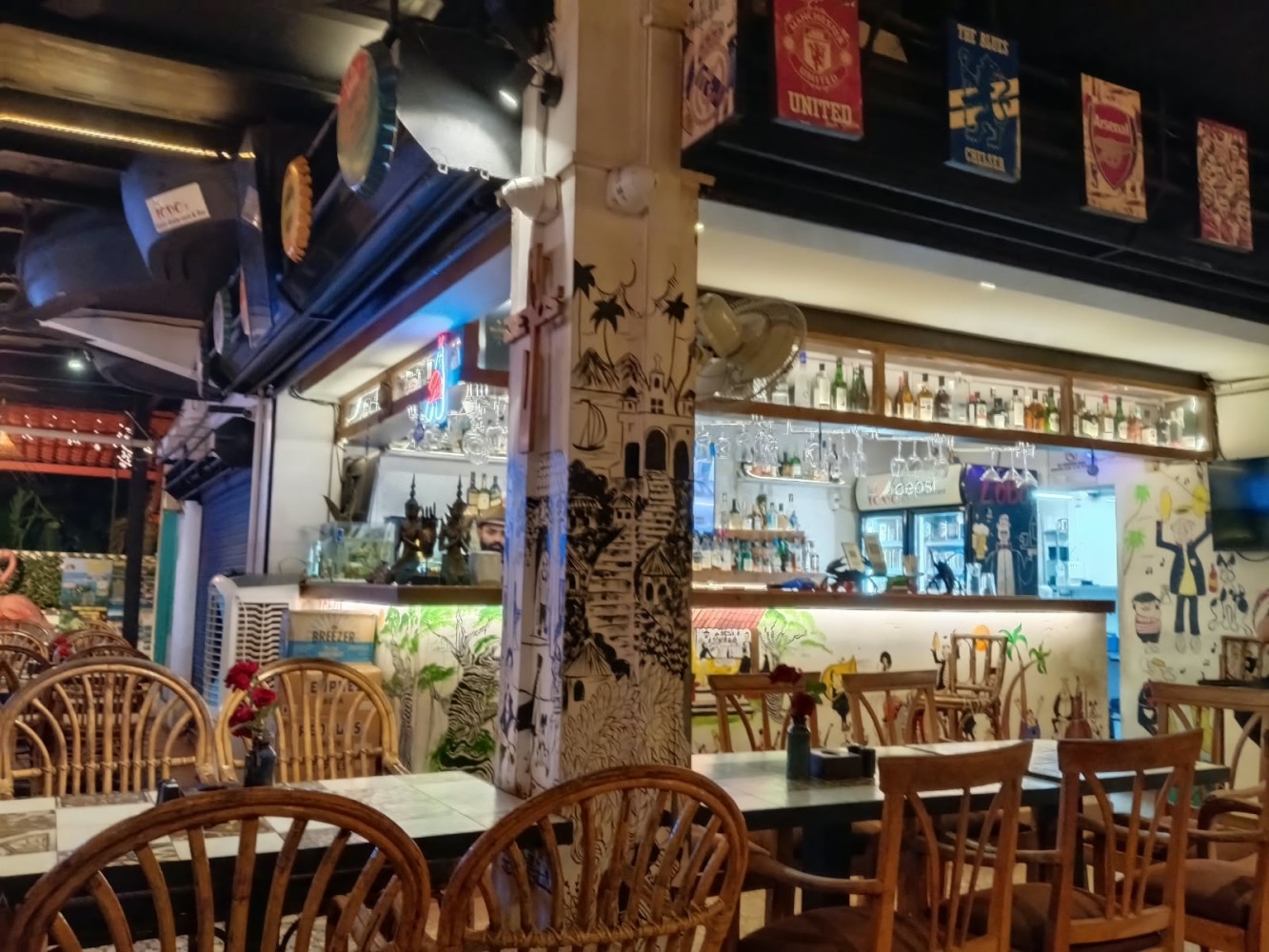 Inside Just Lobo's